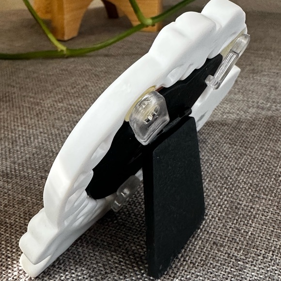 Enesco Precious Moments Photo Frame. “Friendship Blooms When We Are Together” - Picture 4 of 9